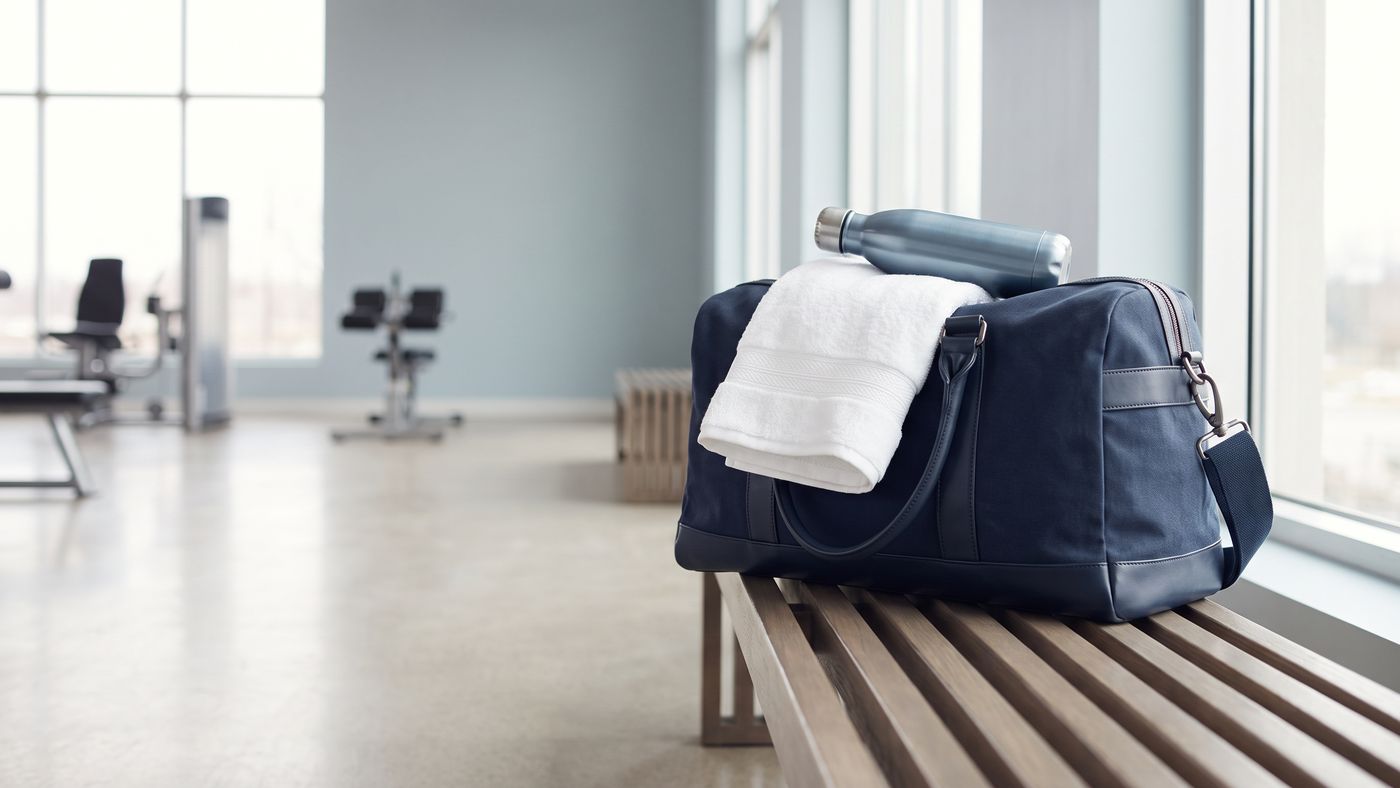 Di nuovo in palestra: asciugamano pulito, nessuna pressione sul cuoio capelluto e niente cappellini sudati nelle prime settimane.