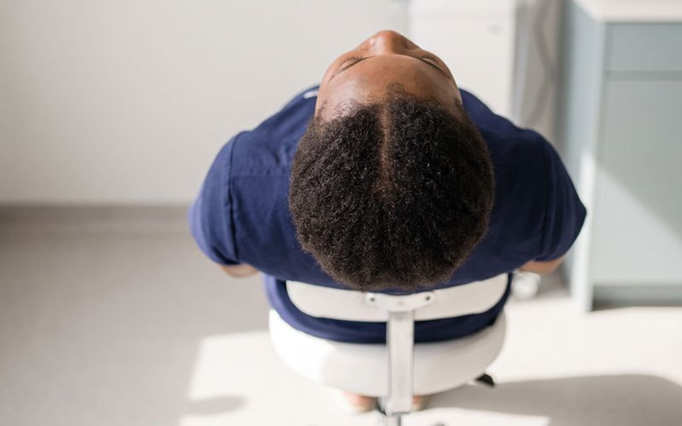 Capelli trapiantati cresciuti dopo il trapianto, risultato stabile nel tempo